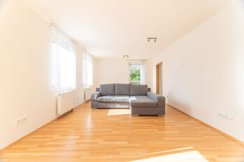 Pronájem bytu 1+1 v osobním vlastnictví 49 m², Milovice