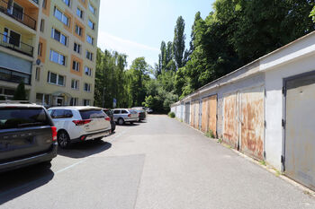 Prodej garáže 16 m², Praha 5 - Košíře