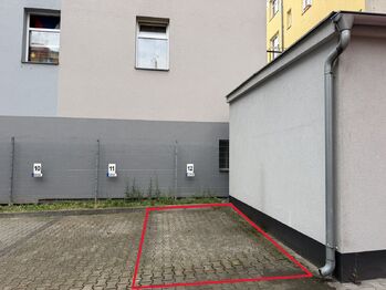 Pronájem garážového stání, Karlovy Vary