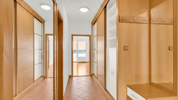 Prodej bytu 2+kk v osobním vlastnictví 60 m², Praha 10 - Strašnice