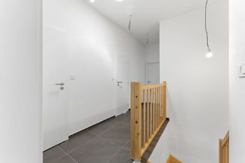 Chodba patro - Prodej bytu 4+kk v osobním vlastnictví 111 m², Hradec Králové