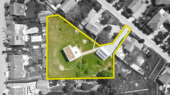 Pozemek 3025 m2 - Prodej domu 110 m², Hradec Králové