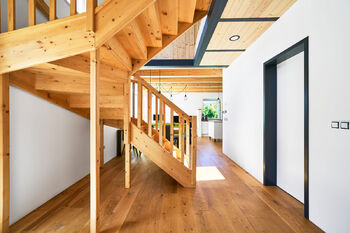 Schodiště - Prodej domu 110 m², Hradec Králové