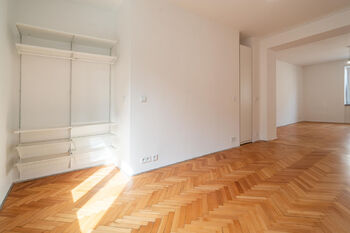 Pronájem bytu 2+kk v osobním vlastnictví 48 m², Praha 8 - Libeň