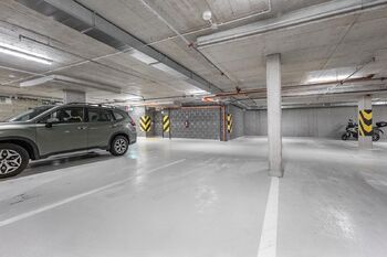 Pronájem garážového stání 648 m², Praha 9 - Černý Most