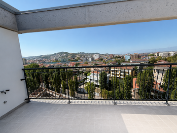 výhled z terasy - Prodej bytu 2+kk v osobním vlastnictví 66 m², Montesilvano