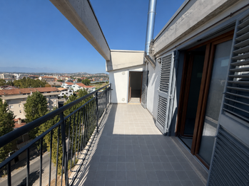 terasa  - Prodej bytu 2+kk v osobním vlastnictví 66 m², Montesilvano
