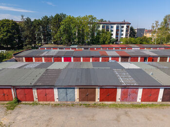Letecký snímek garáže - Pronájem garáže 16 m², Poděbrady