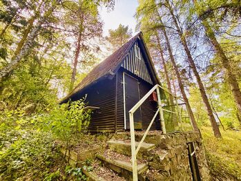 Pohled od schodů - Prodej chaty / chalupy 32 m², Doubravník