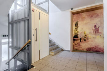 Přízemí domu - Prodej bytu 1+1 v osobním vlastnictví 31 m², Praha 6 - Dejvice