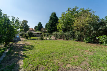 Pohled na pozemek u domu - Prodej domu 112 m², Kouty