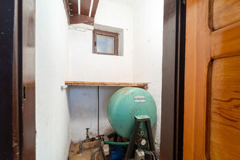 Zázemí domu s vodárnou - Prodej domu 112 m², Kouty