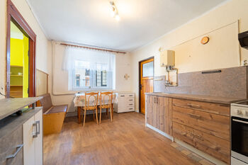 Obytná kuchyně - Prodej domu 112 m², Kouty