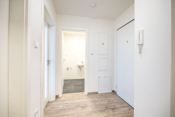 Předsíň - Prodej bytu 2+kk v osobním vlastnictví 52 m², Praha 10 - Strašnice