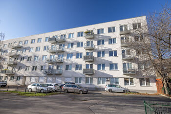 Pohled na dům - Prodej bytu 2+kk v osobním vlastnictví 52 m², Praha 10 - Strašnice