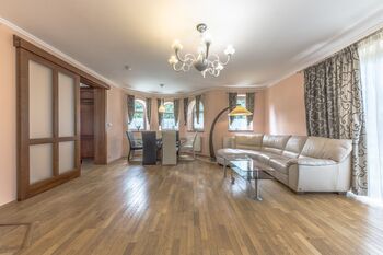 Pronájem domu 205 m², Lhota