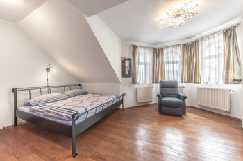 Pronájem domu 205 m², Lhota