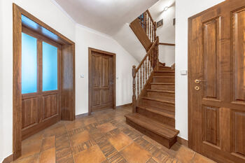 Pronájem domu 205 m², Lhota