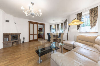 Pronájem domu 205 m², Lhota