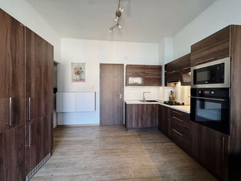 Prodej bytu 2+kk v osobním vlastnictví 44 m², Praha 6 - Dejvice