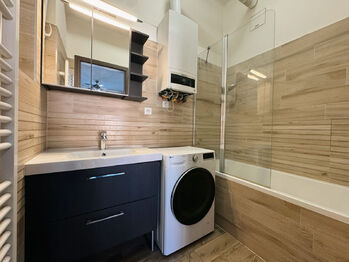 Prodej bytu 2+kk v osobním vlastnictví 44 m², Praha 6 - Dejvice