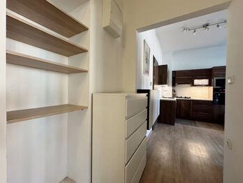 Prodej bytu 2+kk v osobním vlastnictví 44 m², Praha 6 - Dejvice