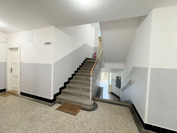 Prodej bytu 2+kk v osobním vlastnictví 44 m², Praha 6 - Dejvice