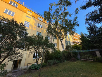 Prodej bytu 2+kk v osobním vlastnictví 44 m², Praha 6 - Dejvice