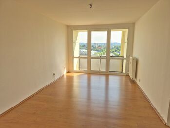Obývák + lodžie - Pronájem bytu 3+1 v družstevním vlastnictví 78 m², České Budějovice