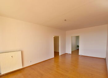 Obývák - Pronájem bytu 3+1 v družstevním vlastnictví 78 m², České Budějovice