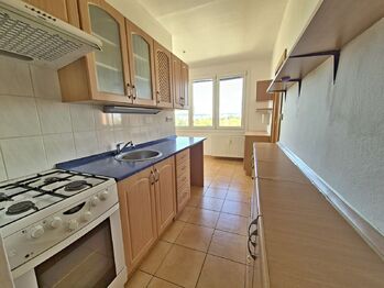 Kuchyňská linka - Pronájem bytu 3+1 v družstevním vlastnictví 78 m², České Budějovice