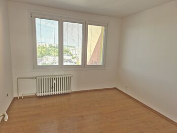Pokoj 3 - Pronájem bytu 3+1 v družstevním vlastnictví 78 m², České Budějovice
