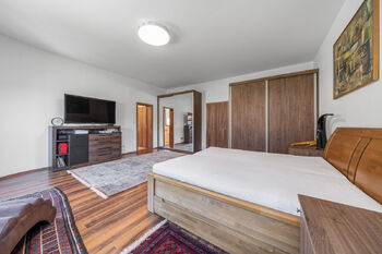 Prodej domu 347 m², Nová Role
