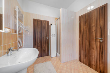 Prodej domu 347 m², Nová Role