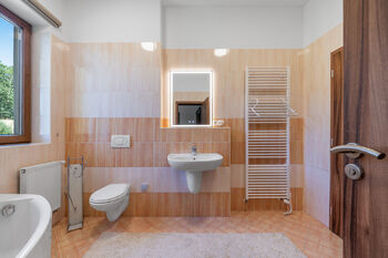Prodej domu 347 m², Nová Role