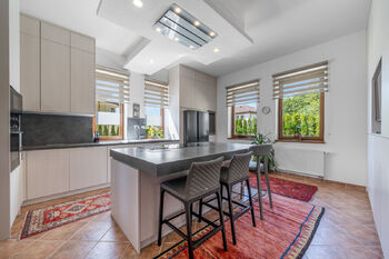 Prodej domu 347 m², Nová Role