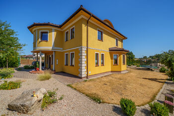 Prodej domu 347 m², Nová Role