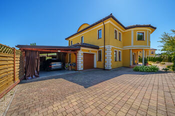 Prodej domu 347 m², Nová Role