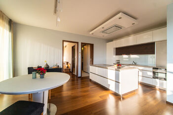 Pronájem bytu 2+kk v osobním vlastnictví 59 m², Praha 10 - Vinohrady