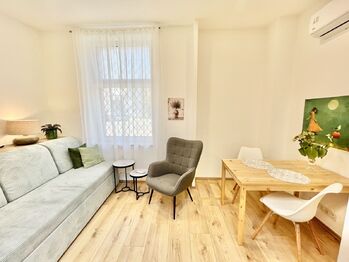 Pronájem bytu 1+kk v osobním vlastnictví 27 m², Praha 8 - Kobylisy