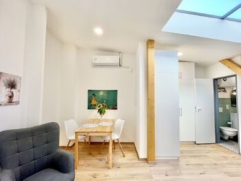 Pronájem bytu 1+kk v osobním vlastnictví 27 m², Praha 8 - Kobylisy