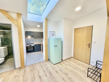 Pronájem bytu 1+kk v osobním vlastnictví 27 m², Praha 8 - Kobylisy