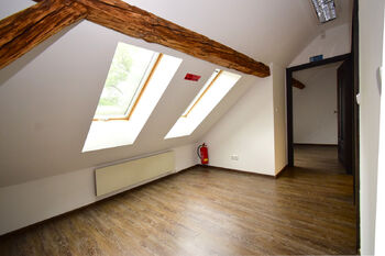 Pronájem kancelářských prostor 46 m², Kostelec nad Černými lesy
