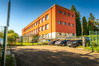 Základní škola kousek od domu - Prodej bytu 4+1 v osobním vlastnictví 126 m², Jílové u Prahy
