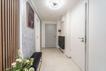 Prodej bytu 3+kk v osobním vlastnictví 84 m², Praha 10 - Královice