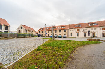 Prodej bytu 3+kk v osobním vlastnictví 84 m², Praha 10 - Královice