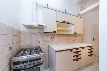 Prodej bytu 2+kk v osobním vlastnictví 52 m², Praha 10 - Strašnice