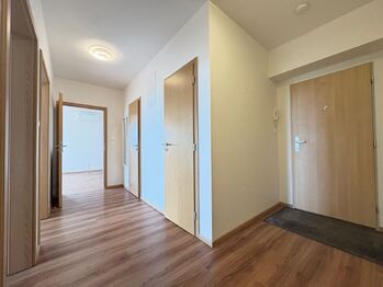 Chodba - Pronájem bytu 3+kk v osobním vlastnictví 58 m², Klecany