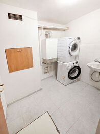 Prodej domu 250 m², Praha 8 - Čimice