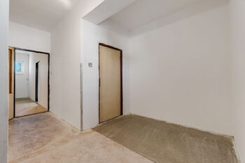 ložnice - Prodej bytu 3+kk v osobním vlastnictví 70 m², Praha 10 - Dubeč